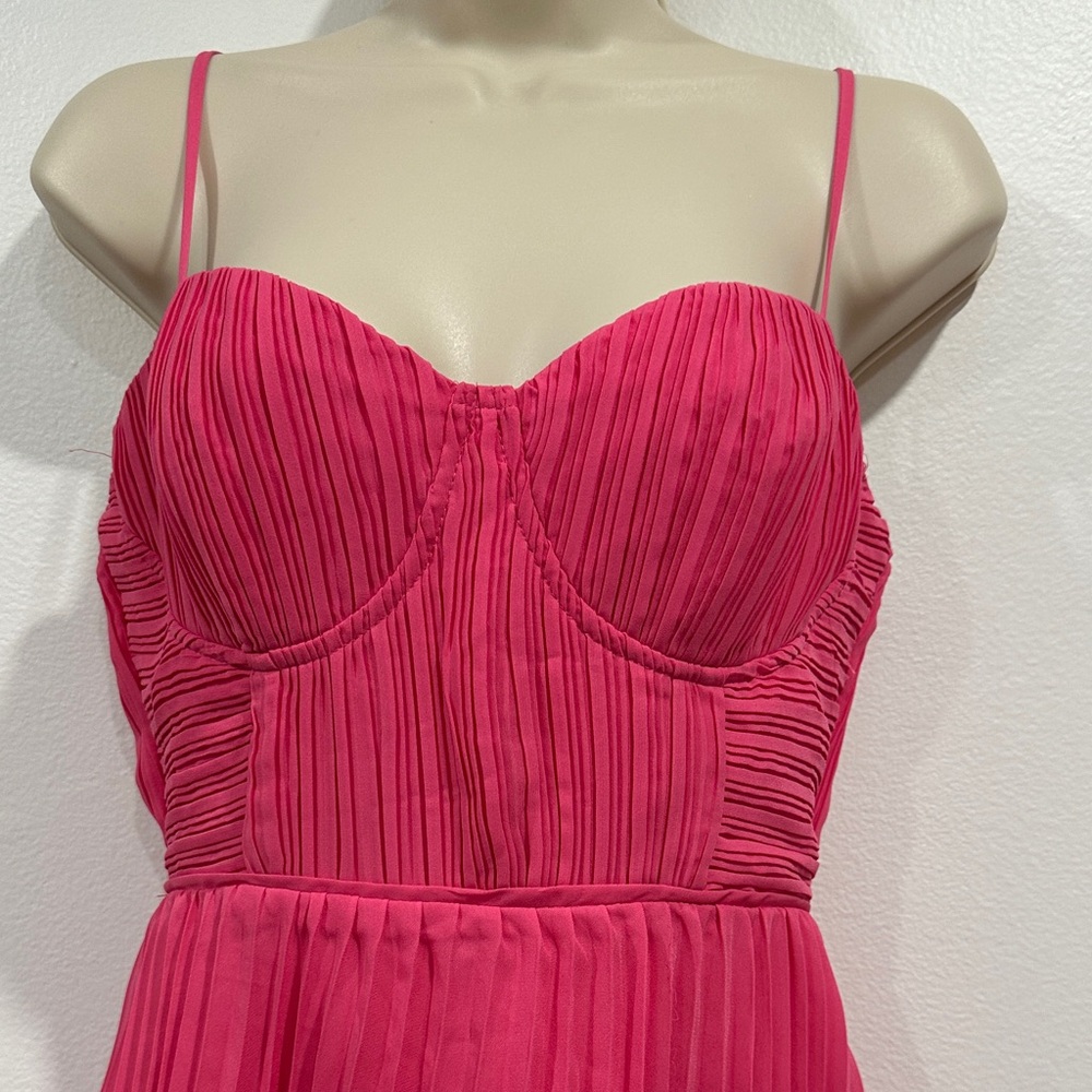 NWT! Lulu's Strapless Pink Tiered Dress - Picture 3 of 15